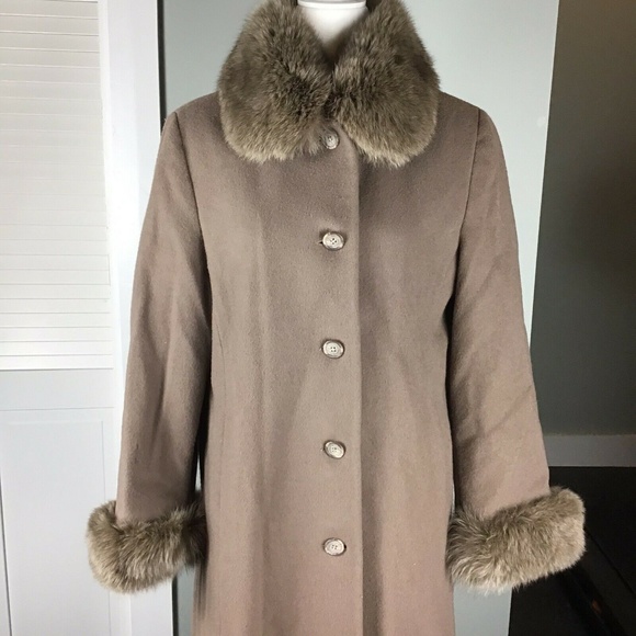 Vintage Jackets & Blazers - Fox Fur collar Tan Khaki Wool Coat Cuffs vintage